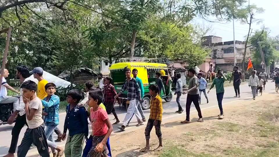 LIVE: माँ भवानी दुर्गा पूजा समिति, कोठी चौक बेलसंड द्वारा आयोजित भव्य कलश शोभा यात्रा
🎙️🎥 Awnish Kumar
#MaaBhawaniDurgaPuja #KothiChowk #KalashYatraLive #DurgaPuja #Navratri #MaaDurga #JaiMataDi #NavratriSpecial #LiveStream #ShardiyaNavratri #BhaktiLive
बेलसंड की आवाज