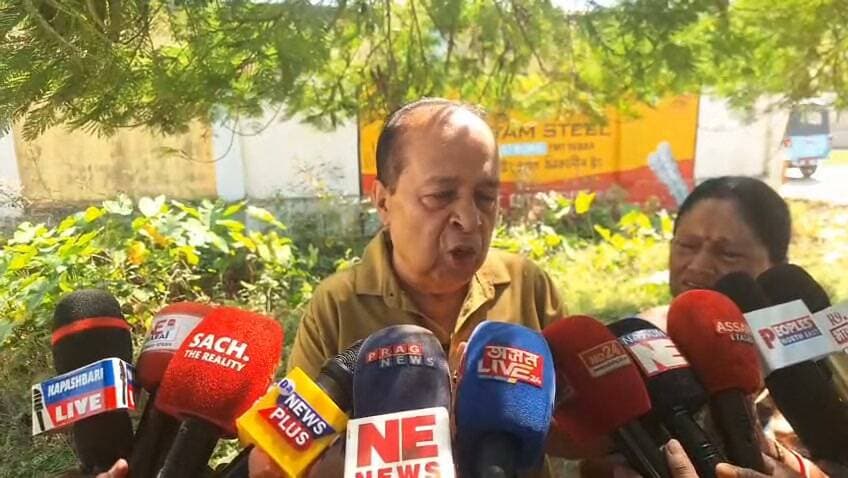 হোজাই পূৱ ধনীৰাম পথাৰত প্ৰবঞ্চনাৰে ভূমি দখল কৰাৰ অভিযোগ । স্থানীয় বিধায়ক আৰু জিলা প্ৰশাসনক আহ্বান উক্ত ঘটনাৰ উচিত তদন্ত কৰি উক্ত ভূমি বেদখল মুক্ত কৰি দিয়াৰ।