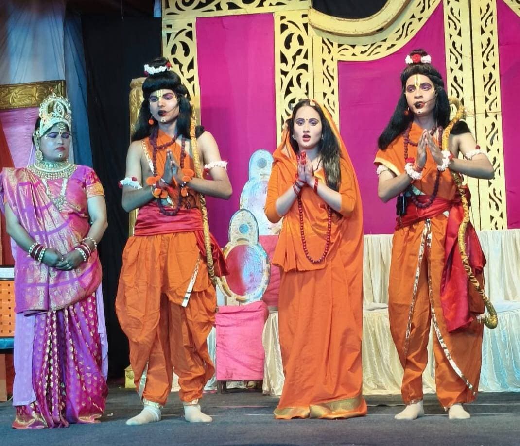 श्रीनगर की राम लीला में चौथे दिन आरुषि डोभाल ने निभाया सीता का किरदार...see more