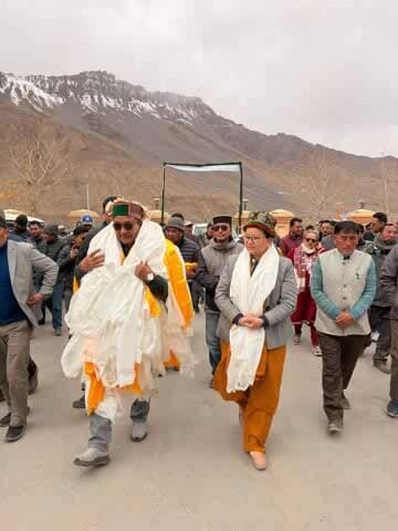 निचार: मंत्री जगत सिंह नेगी का काजा में विधायक अनुराधा राणा ने किया استقبال