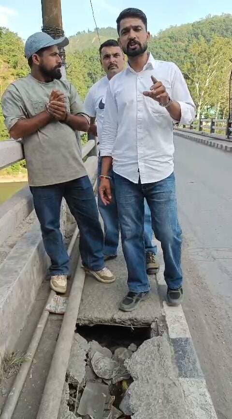 श्री रेणुका जी पुल की हालत पर क्या बोले युवा.