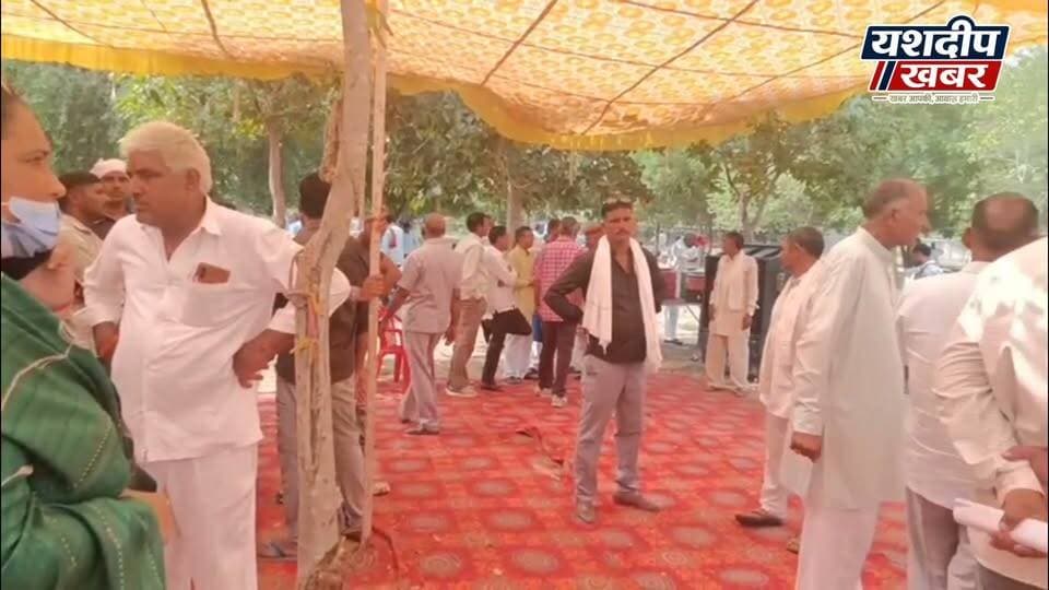 बुहाना में पंचायत समिति सदस्य प्रत्याशी फॉर्म जमा कराने पहुंचे एसडीएम कार्यालय
#Buhana #PanchayatElection2026 #PanchayatSamiti #ShakuntalaDevi #HarikrishnaYadav #RajasthanPanchayatElection #JhunjhunuNews #BuhanaNews #ElectionUpdate #PanchayatElection
