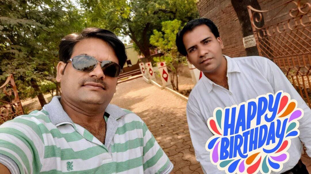 विनोद भाई को जन्मदिन की बहुत-बहुत बधाई एवं शुभकामनाएं.....
