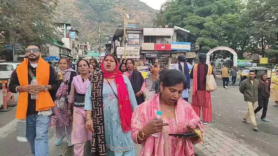 कुल्लू लाइव - वाल्मीकि समज की तीसरी विशाल शोभा यात्रा