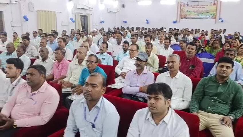 सिवान: डीएम विजय प्रकाश मीणा ने किया जिले में रबी कर्मशाला का उद्घाटन
