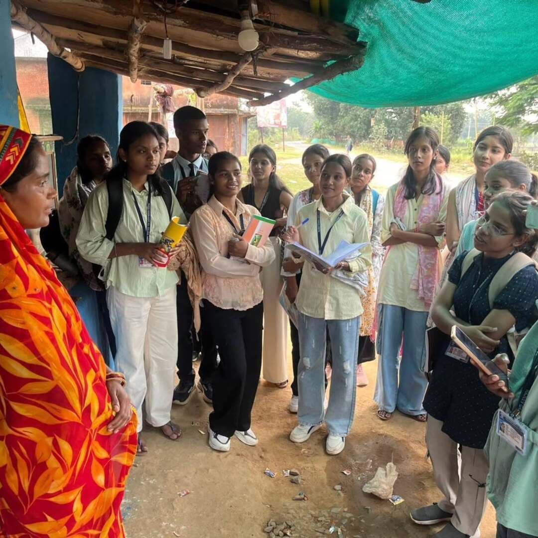 ग्राम पंचायत कुन्नी में एक्सपोजर विजिट के माध्यम से विद्यार्थियों ने जानी स्थानीय शासन एवं ग्रामीण विकास की जमीनी हकीकत
’विद्यार्थियों ने ग्रामीण आजीविका, पंचायत की कार्यप्रणाली और सामुदायिक विकास की गतिविधियों को करीब से समझा
@chhattisgarhcmo @dpr.chhattisgarh