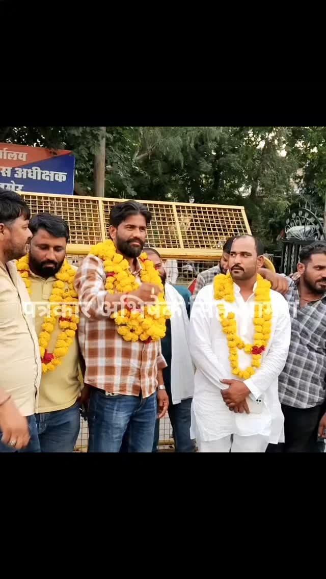 कांग्रेस में टिकट वितरण को लेकर बगावत, जिला परिषद सदस्य के लिए तीन वार्डों में पार्टी के पुराने कार्यकर्ता निर्दलीय मैदान में उतरे #newsupdate #breakingnews #ajmercity #ajmer #vairalpost
