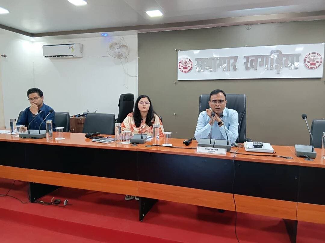 कायाकल्प अभियान के तहत जिलाधिकारी श्री विक्रम विरकर की अध्यक्षता में कार्यालयों के मरम्मतीकरण, रंग-रोगन एवं साफ-सफाई की समीक्षा। दीपावली से पूर्व कार्य पूर्ण करने के निर्देश।
#जिला_प्रशासन_खगड़िया #कायाकल्प_अभियान