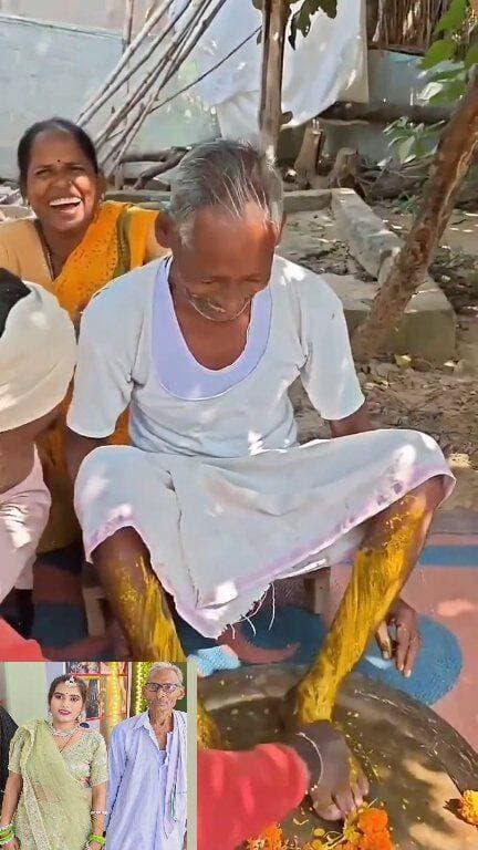 #औरैया के अरियारी गांव की फेमस YouTube ब्लॉगर रानी राजपूत ने की 75 वर्षीय रामसुगर मुखिया जी से शादी,, मुखिया जी की बुढ़ापे में हो रही है हल्दी रसम #oldisgold
वीडियो 📩