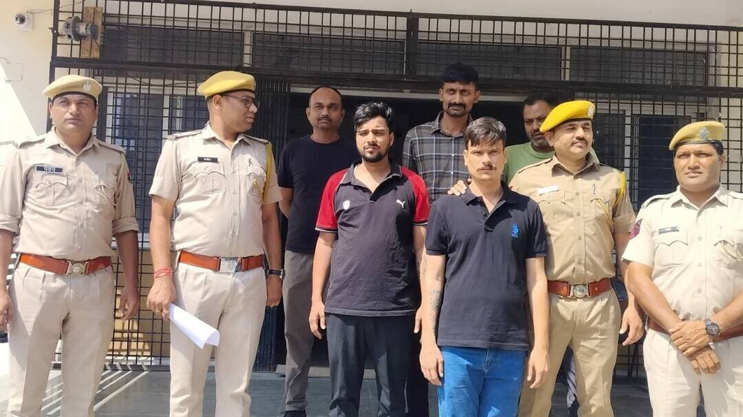 #गुजरात में मर्डर,#उदयपुर में गिरफ्तारी जूते में छिपा था 900 ग्राम सोना,8 घंटे में 2 शूटर गिरफ्तार