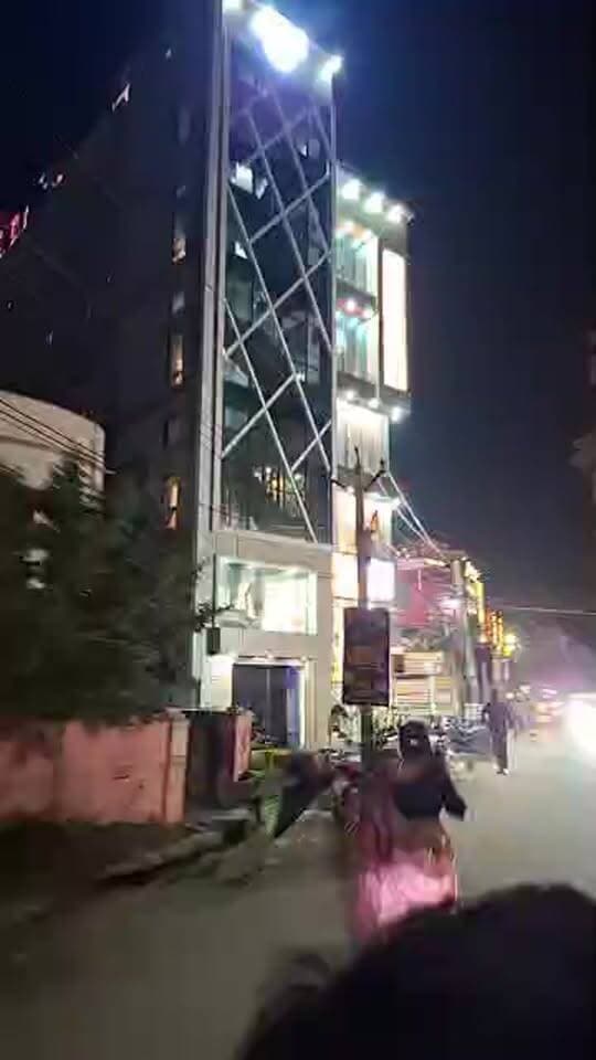 दशहरा में बाजारों में सजावट देखिए LIVE...