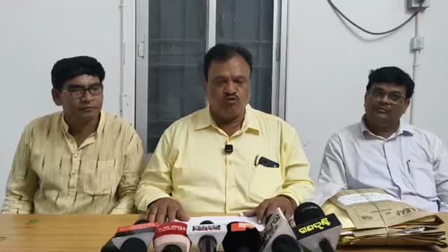 ପଦ୍ମପୁର ଅଞ୍ଚଳ ମହାବିଦ୍ୟାଳୟରେ ଭୋଟ୍ ଗଣିତ ସରିଲା ପରେ ରିଜଲ୍ଟ ଘୋଷଣା
#PadampurTv
#everyonefollowers
#highlightseveryone