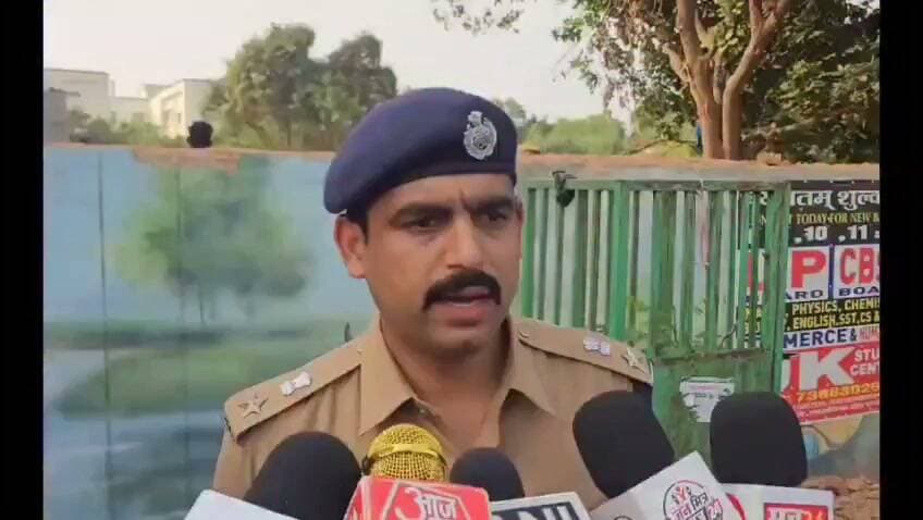 प्रयागराज में हुए हत्याकांड के संबंध में DCP सिटी सागर जैन का बयान सुने...?
#prayagrajpolice #CMYogiAdityanath