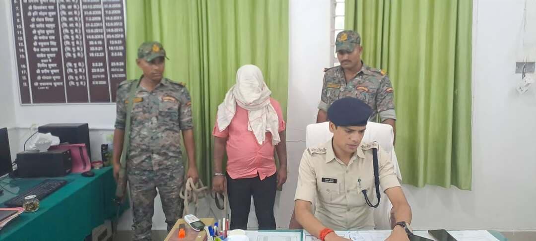 आज मोहनिया थाना की बड़ी कारवाई मादक पदार्थ(हिरोइन)के तस्कर सलामुद्दीन इदरीसी जो वार्ड no 11 मोहनिया का रहने वाले को गिरफ्तार कर जेल भेज दिया है।