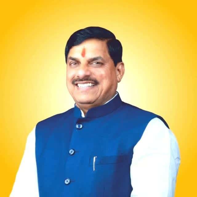 मुख्यमंत्री डॉ. मोहन यादव आज मुरैना दौरे पर, विद्यार्थियों से करेंगे संवाद
मुख्यमंत्री डॉ. मोहन यादव 16 अक्टूबर को मुरैना प्रवास पर रहेंगे। इस दौरान वे दिव्यांगजन पुनर्वास केंद्र और शासकीय उत्कृष्ट विद्यालय का निरीक्षण कर विद्यार्थियों से संवाद करेंगे। इसके साथ ही उद्यम संवाद, जिला सलाहकार समिति की बैठक, यशस्वी संवाद और सीएम समाधान कार्यक्रम में शामिल होंगे। शाम 4:15 बजे मीडिया ब्रीफिंग के बाद मुख्यमंत्री ग्वालियर के लिए रवाना होंगे।