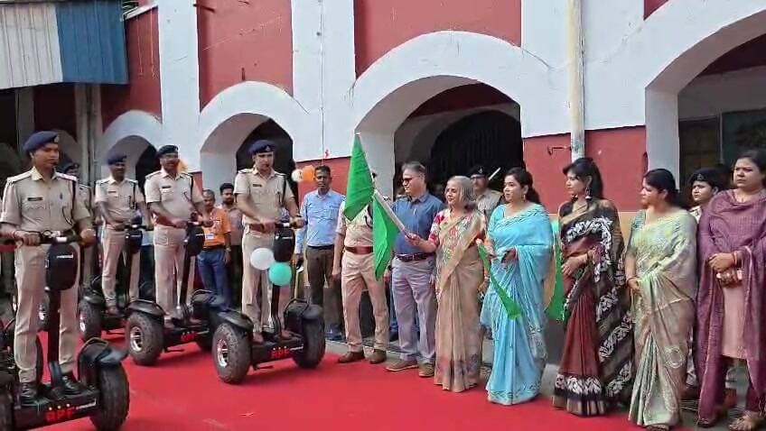 খড়গপুর ২: খড়গপুর রেলস্টেশনে চালু হল ব্যাটারি চালিত সেগওয়ে ও সংস্কারকৃত ক্রু রুম