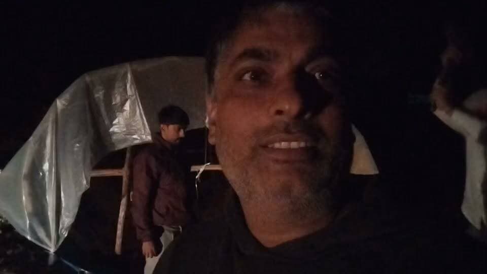 देहरा ।। News123 ।। श्री रामलीला सोसाइटी ढलियारा की टीम पुतलों के देख रेख में जुई हुई