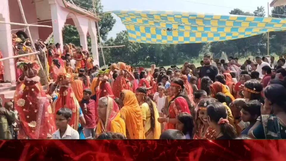 शारदीय नवरात्र शुरू होते ही रामपुर में निकली कलश यात्रा, 1051 कन्याएं हुईं शामिल।