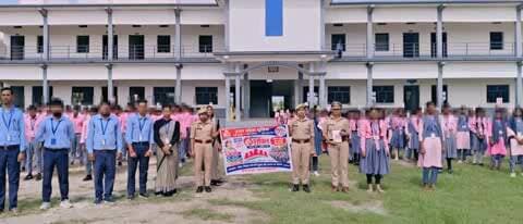 कप्तानगंज: कुशीनगर में मिशन शक्ति अभियान के तहत महिलाओं और छात्राओं की सुरक्षा को लेकर जागरूकता कार्यक्रम