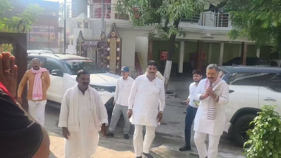 #सपा शिक्षक MLC प्रत्याशी #संजयन #त्रिपाठी ने कहा सपा सरकार बनी तो पुरानी पेंशन बहाली मानदेय वित्त विहीन शिक्षकों को मिलेगा मदरसे की शिक्षा रहेगा प्रमुख मुद्दा