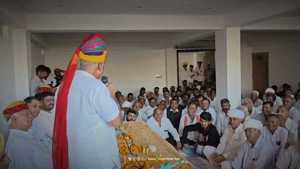 100 करोड़ में बिक गया 😱
प्रधान बन गया तो ,CM भजन लाल पर कसा तंज...
,
