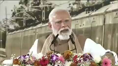 अगर आपको प्रधानमंत्री की कुर्सी पर बैठना है तो जनता के दिल जीतने होंगे : नरेंद्र मोदी