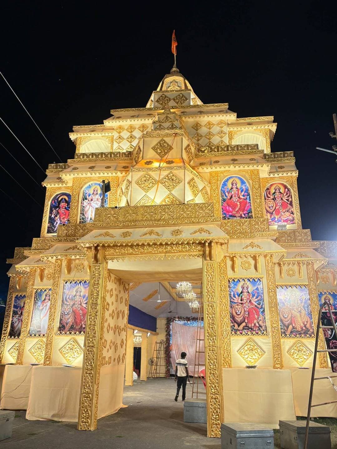 लखनऊ गोमती नगर में श्री श्री माँ दुर्गा पूजा समिति का भव्य पंडाल तैयार #lucknowupdates #barabanki_updates_