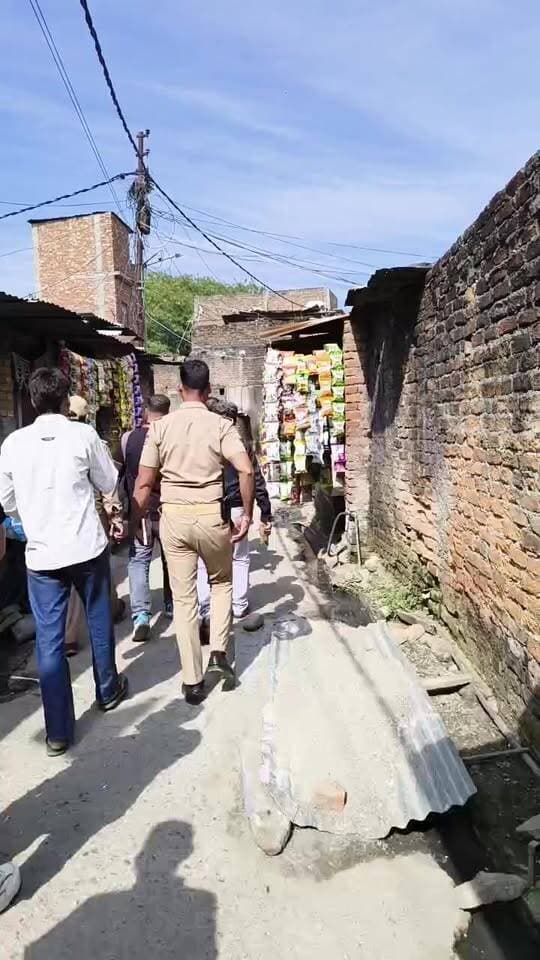 राजपुरा हल्द्वानी में झोलाछाप डॉक्टरों और मेडिकल स्टोरों पर प्रशासन और स्वास्थ्य विभाग की छापेमारी....