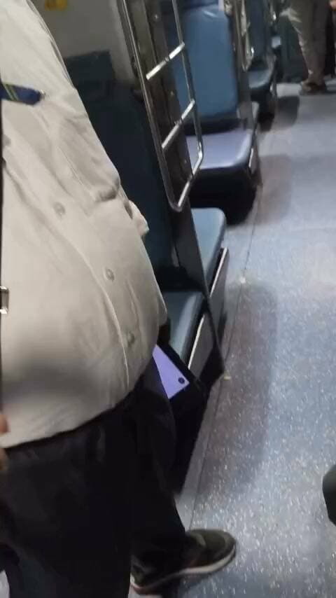 Indian Railways! यात्रियों से टिकट माँगने वाले TTE की अपनी पहचान कहाँ? बिना बैज, बिना यूनिफॉर्म और नशे का संदेह! 🚆 शर्मनाक व्यवस्था!#ShameOnIndianRailways #IndianRailways #RailwayComplaint #TTE #railwaymismanagement Narendra Modi Samrat Choudhary Ashwini Vaishnaw @IRCTC https://youtube.com/@trendingsandhyavlogz?si=zplm8Y5zu3v7e6nB