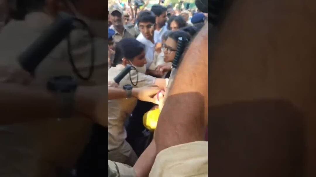Neha Bora को तिरंगा यात्रा निकालने पर Delhi Police ने किया डिटेन #nehabora #NehaAisa #short