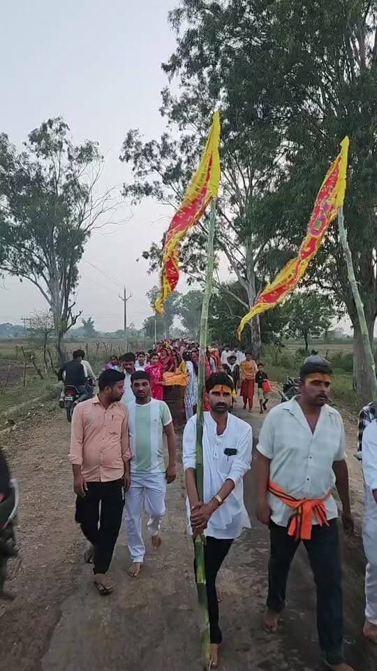 बकस्वाहा के महाकाली मंदिर से डॉन माता मंदिर तक विशाल चुनरी यात्रा live