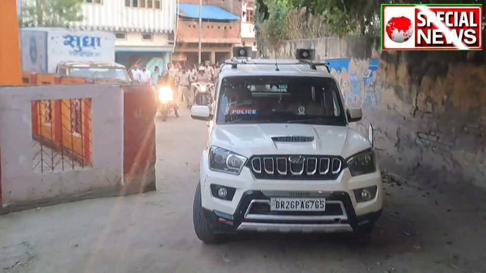 दुर्गापुजा को शांति पूर्वक संपन्न कराने को लेकर आज प्रशासन द्वारा निकाला गया फ्लैग मार्च,SDM,SDPO BDO सहित कई अधिकारी रहे मौजूद