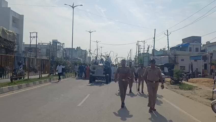 Sambhal अपनी मांगों लेकर भारतीय किसान यूनियन अराजनैतिक ने बहजोई किया पैदल मार्च भारी पुलिस फोर्स की तैनाती।