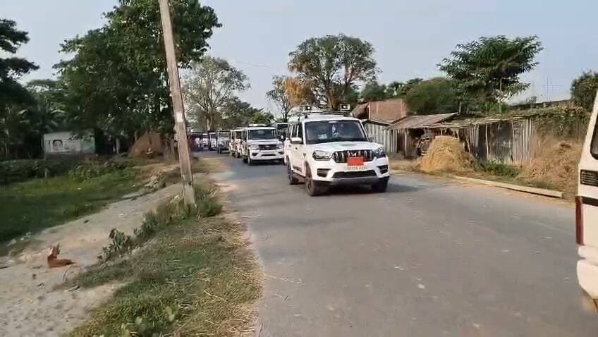 किशनगंज जिले में दुर्गा पूजा को लेकर पुलिस प्रशासन अलर्ट कई प्रखंडों में फ्लैग मार्च