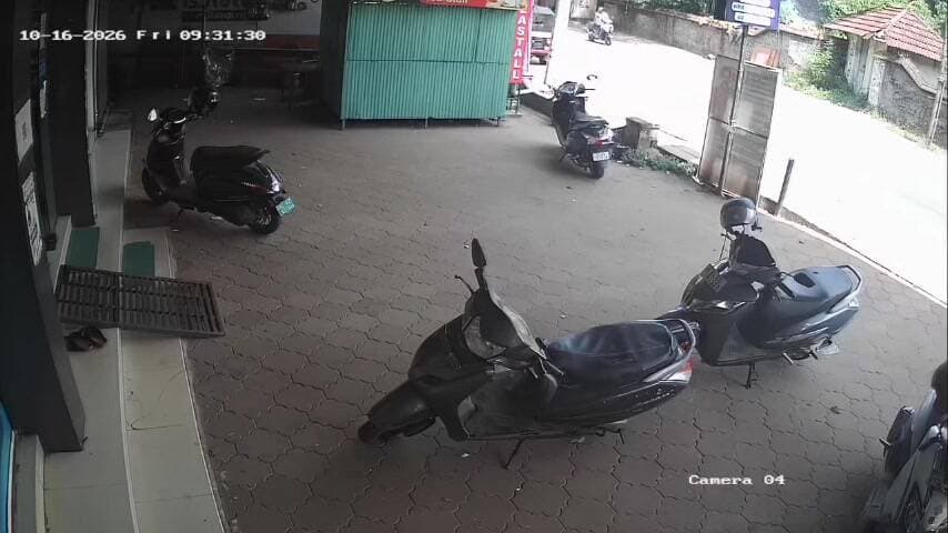 കോഴിക്കോട്: സ്കൂട്ടറുകൾ കൂട്ടിയിടിച്ചുണ്ടായ അപകടം: ചാലിയം സ്വദേശി മരിച്ചു