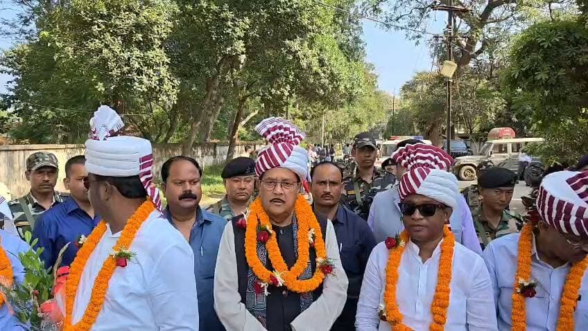 सिमडेगा में शुरू हुआ स्वर्गीय पीटर बड़ा मेमोरियल हॉकी टूर्नामेंट वित्त मंत्री डॉ राधाकृष्ण किशोर पहुंचे सिमडेगा