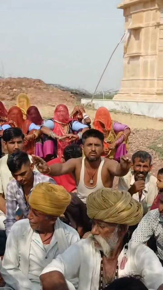 बालेसर क्षेत्र के आगोलाई ग्राम पंचायत की देवासीयों की ढाणी में 8 साल से पेयजल संकट से परेशान ग्रामीणों ने पंचायती राज चुनावों के बहिष्कार करने का लिया निर्णय
#facebookreel
#facebookvideo