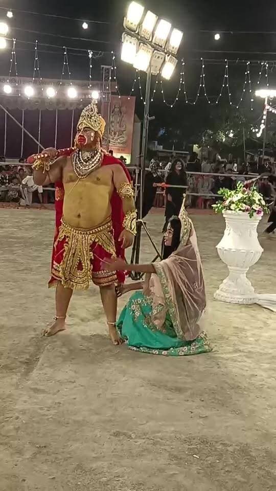 प्राचीन श्री रामलीला मैदान हल्द्वानी में श्री राम सुग्रीव मित्रता और बाली वध की लीला का मंचन...