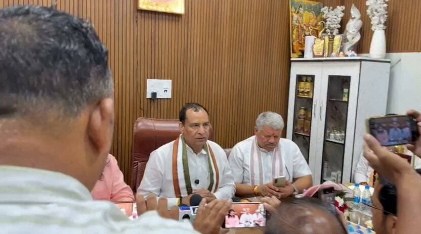 बडौली ने दी ओम् आयुर्वेदा को बधाई