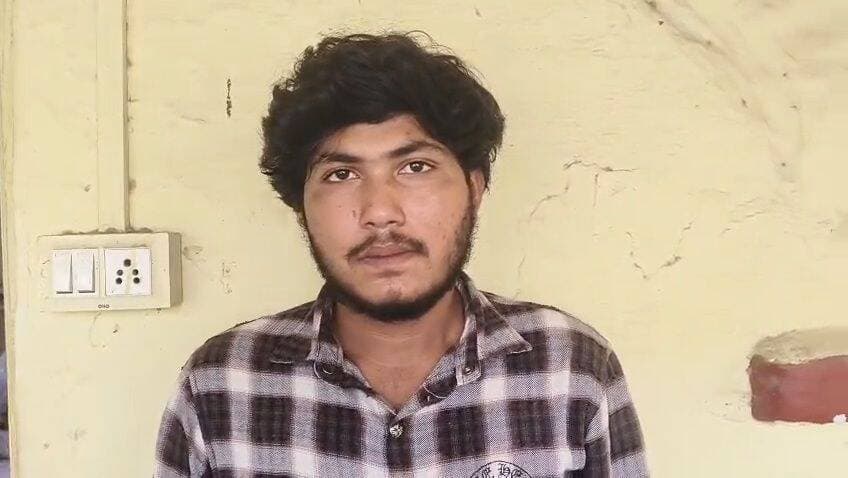 अजमेर में अवैध गैस रिफिलिंग का भंडाफोड़, होटल संचालक गिरफ्तार
मैजिक वाहन से मिले 31 अवैध कमर्शियल गैस सिलेंडर, पुलिस ने आरोपी को पकड़ा
अजमेर। जिले में अवैध गैस रिफिलिंग और गैस सिलेंडरों के अवैध संग्रहण एवं परिवहन के खिलाफ चलाए जा रहे अभियान के तहत मांगलियावास थाना पुलिस ने कार्रवाई करते हुए एक होटल संचालक को गिरफ्तार किया है। पुलिस ने आरोपी के कब्जे से 31 अवैध कमर्शियल गैस सिलेंडर बरामद किए हैं। आरोपी के खिलाफ आवश्यक वस्तु अधिनियम के तहत मामला दर्ज कर जांच शुरू कर दी गई है।
पुलिस के अनुसार, 12 सितंबर 2026 को थाना क्षेत्र में जोधाना पुलिया के पास एक पिकअप वाहन नंबर RJ-01-GA-4692 की तलाशी ली गई थी। तलाशी के दौरान वाहन में 31 अवैध कमर्शियल गैस सिलेंडर भरे हुए पाए गए। वाहन चालक सिलेंडरों के परिवहन से संबंधित कोई वैध दस्तावेज या लाइसेंस प्रस्तुत नहीं कर सका। इसके बाद पुलिस ने सिलेंडर जब्त कर मामले की जांच शुरू की।
पुलिस अधीक्षक के निर्देश पर अतिरिक्त पुलिस अधीक्षक ग्रामीण और संबंधित अधिकारियों के मार्गदर्शन में गठित टीम ने तकनीकी साक्ष्यों और संदिग्ध मोबाइल नंबरों की सीडीआर के आधार पर जांच की। जांच में सामने आए तथ्यों के आधार पर पुलिस ने 15 अक्टूबर को आरोपी जुनैद पुत्र नासिर खान, उम्र 22 वर्ष, निवासी लामाना को गिरफ्तार किया। आरोपी होटल संचालक बताया गया है।
पुलिस ने आरोपी को 16 अक्टूबर को न्यायालय नसीराबाद में पेश किया। मामले में अवैध गैस सिलेंडरों के संग्रहण, रिफिलिंग और परिवहन से जुड़े अन्य पहलुओं की भी जांच की जा रही है।
कार्रवाई में मांगलियावास थाना पुलिस की टीम शामिल रही।
Ajmer Police Rajasthan