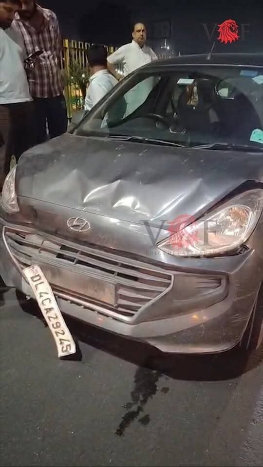 नीलम अजरोंदा मेट्रो स्टेशन के पास 6 कारों की भिड़ंत..
दिल्ली से पलवल जा रहे रास्ते पर अचानक ब्रेक लगाने से टकराईं कारें, पीछे की कार में बैठी महिलाओं को लगी चोटें।