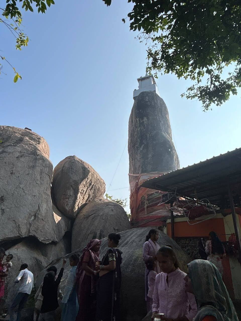 क्या आप जानते हैं ये कौन सा धार्मिक स्थान है ? देवी माँ के इस स्थान से जुड़ी आल्हा - ऊदल की किवदंती है