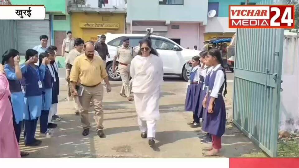 स्कूल में पहुंचीं कलेक्टर, छात्राओं से पूछे सवाल… अब पढ़ाई में होगा ये बदलाव #khurainews #collectors #nirikshan #StudentSuccess #khuraimadhyapradesh