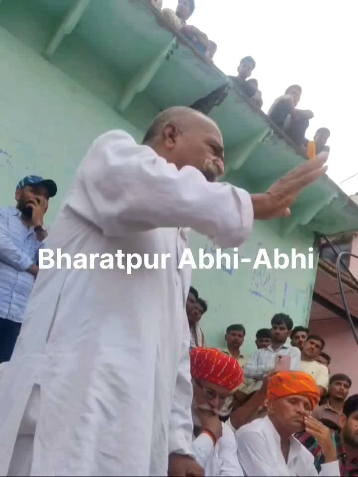 "इस दुख की घड़ी में समाज आपके साथ खड़ा है.. घबराने की जरूरत नहीं है.. कोई भी गलत काम नहीं होने देंगे.. लेकिन कानून को हाथ में मत लेना.. जो भी आरोपी है, जल्दी से आकर अपनी गिरफ्तारी दे दो.."
- हरिप्रसाद कैप्टन