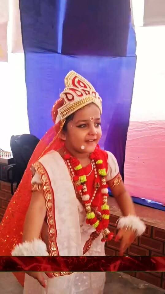 PART 2. हॉली क्रॉस स्कूल में संस्कृति उत्सव की धूम, छात्र-छात्राओं ने कला और नृत्य से जीवंत की नवरात्रि की परंपराएं; गुजरात के गरबा-डांडिया, बंगाल के धुनुची नृत्य और बिहार की रामलीला ने मोहा मन; शंखफूंक प्रतियोगिता में विद्यालय सचिव गजेंद्र कुमार रहे अव्वल