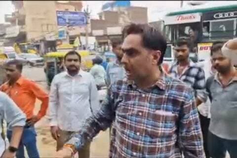 अतिक्रमणकारियों पर डीटीपी अधिकारी का ग़ुस्सा करना आपको ठीक लगता है या ग़लत? कमेंट बाक्स में जरूर बताएं। #gurgaoncity #Gurgaon #gurugram #DTP
