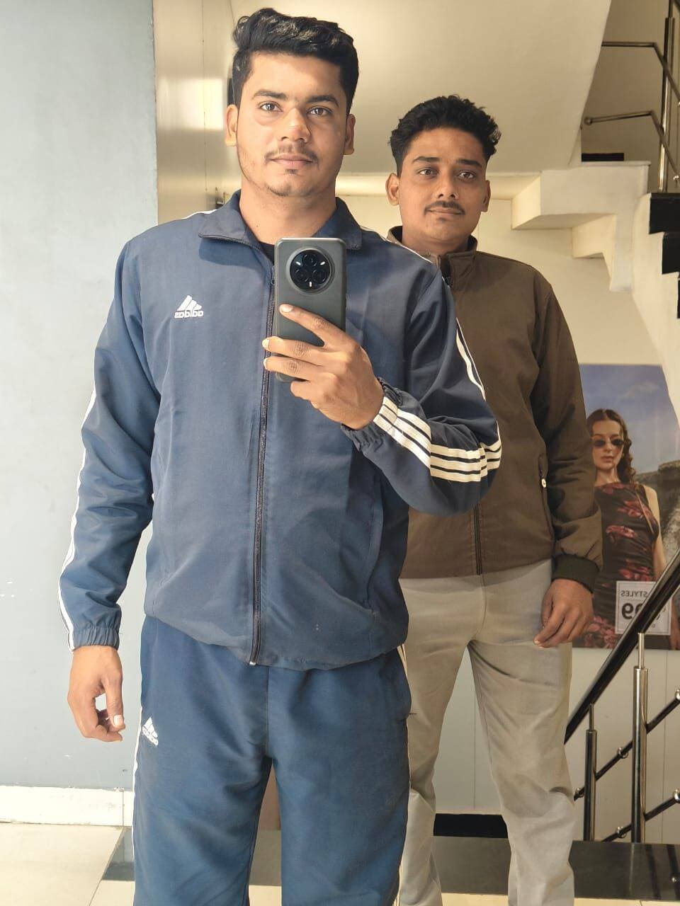 प्रिय मित्र हरिओम को जन्मदिवस कि अनंत शुभकामनाएं एवं बहुत बहुत बधाई बागीचा सरकार कृपा बनाए रखें 🎉🎉🎉