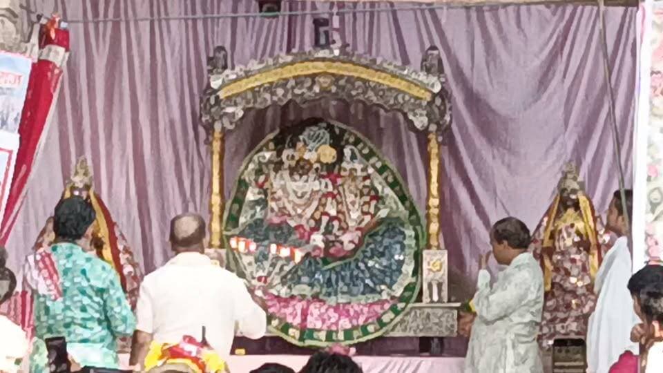 🙏 जय श्री राधे रानी जी 🙏
🌺 सातवें नवरात्रे पर माँ कालरात्रि के पावन दिन बरसाना में श्रीजी राधा रानी के दिव्य श्रृंगार आरती दर्शन 🌺