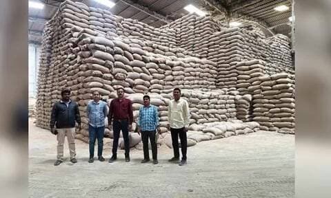 గద్వాల్: గద్వాల రైస్ మిల్లులపై విజిలెన్స్ దాడులు: సీఎంఆర్ ధాన్యం అక్రమాలపై అధికారుల ఆరా