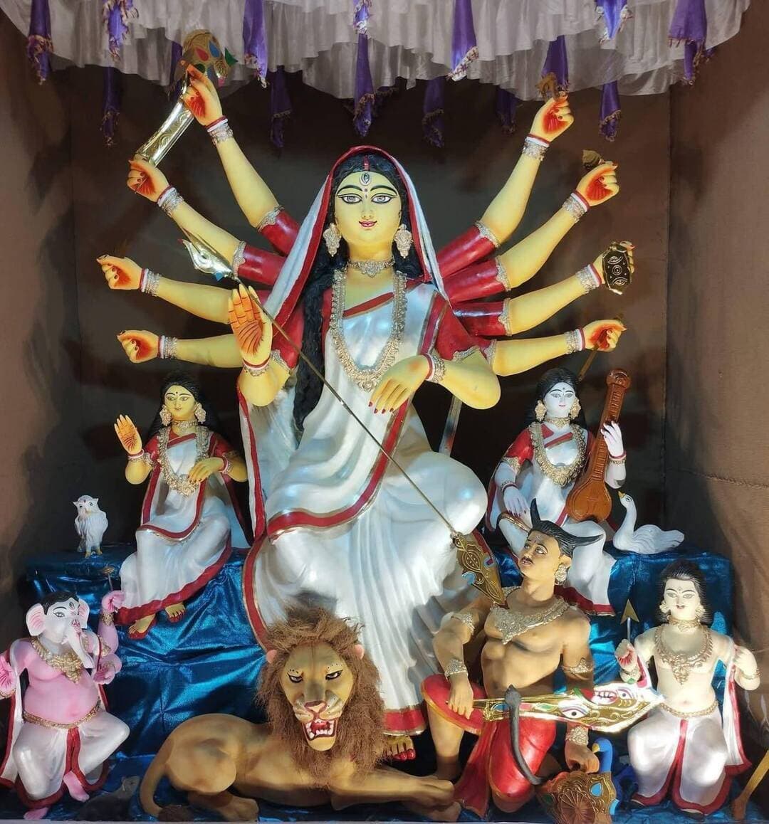 বর্ধমান আনন্দপল্লী মিলন সমিতি।
গ্রাম বাংলার ছবি ফুটিয়ে তোলা হয়েছে।